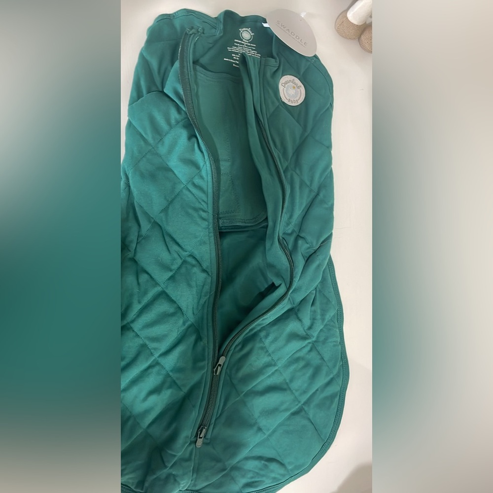 Dreamland Baby Swaddle. NWT Weighted.